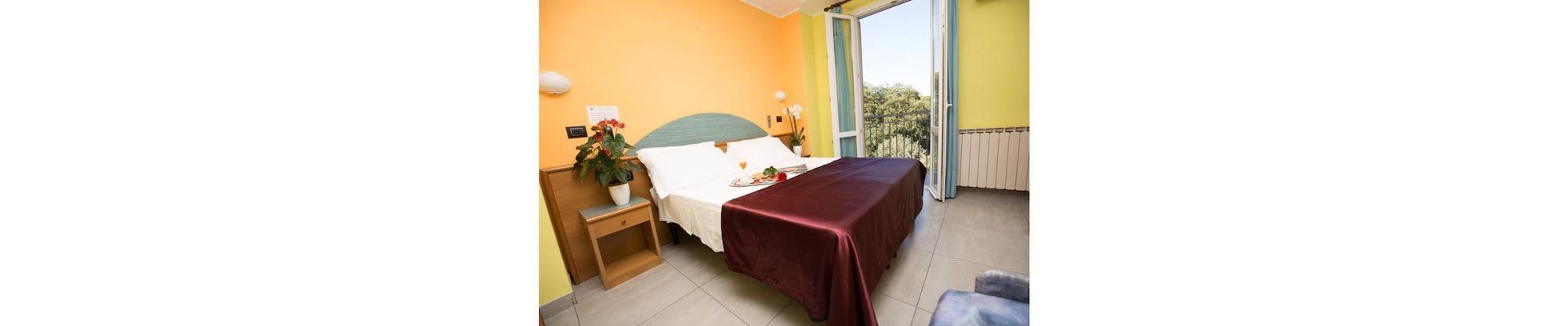 Hotel Roma مارينا دي ماسا المظهر الخارجي الصورة