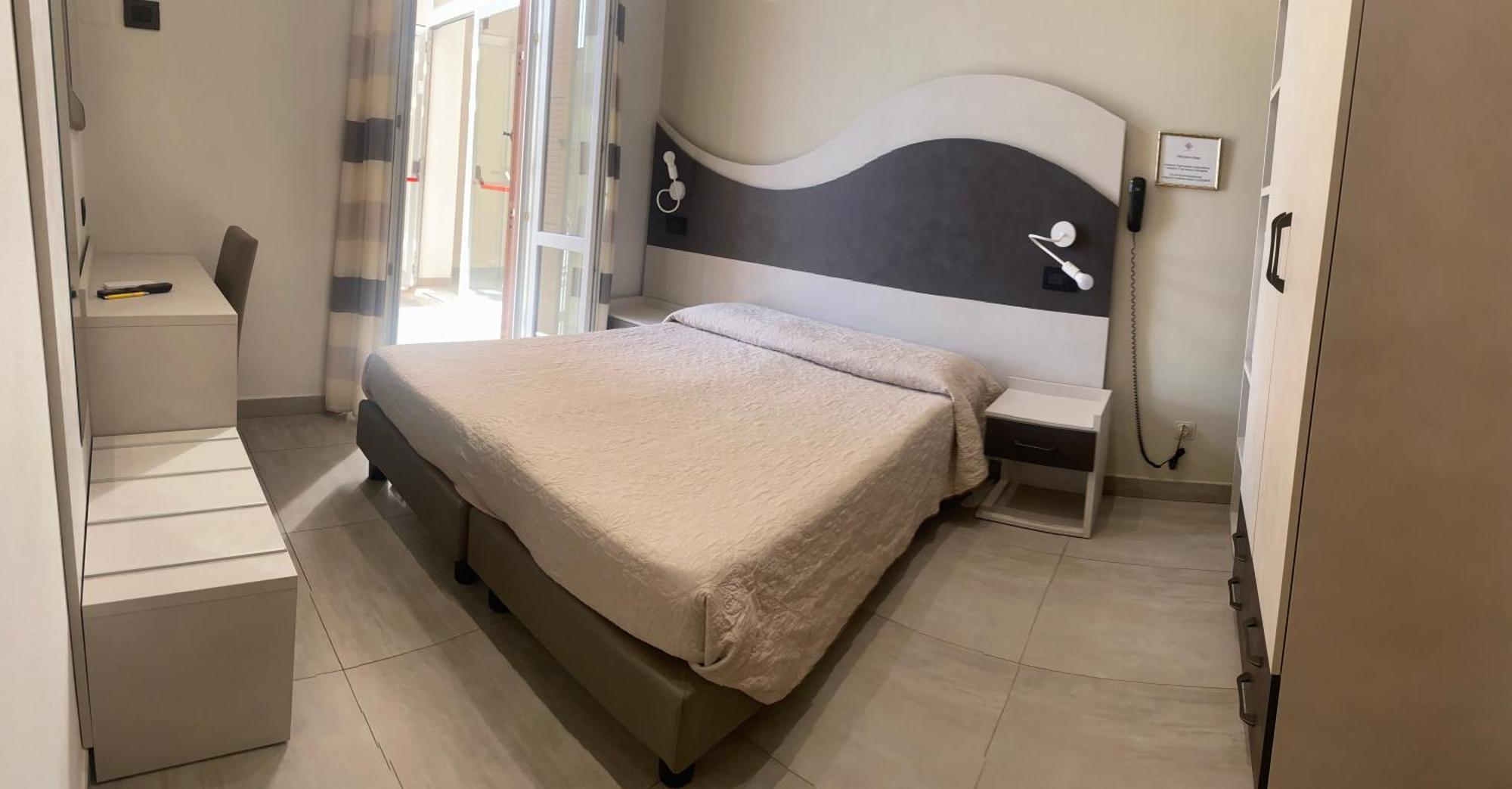 Hotel Roma مارينا دي ماسا المظهر الخارجي الصورة