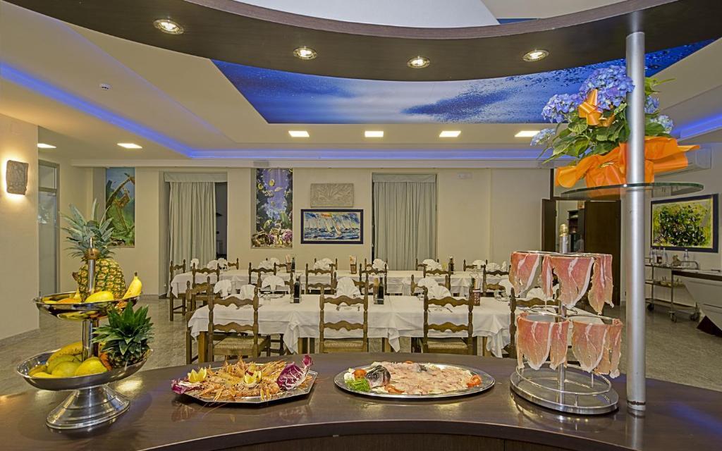 Hotel Roma مارينا دي ماسا المظهر الخارجي الصورة