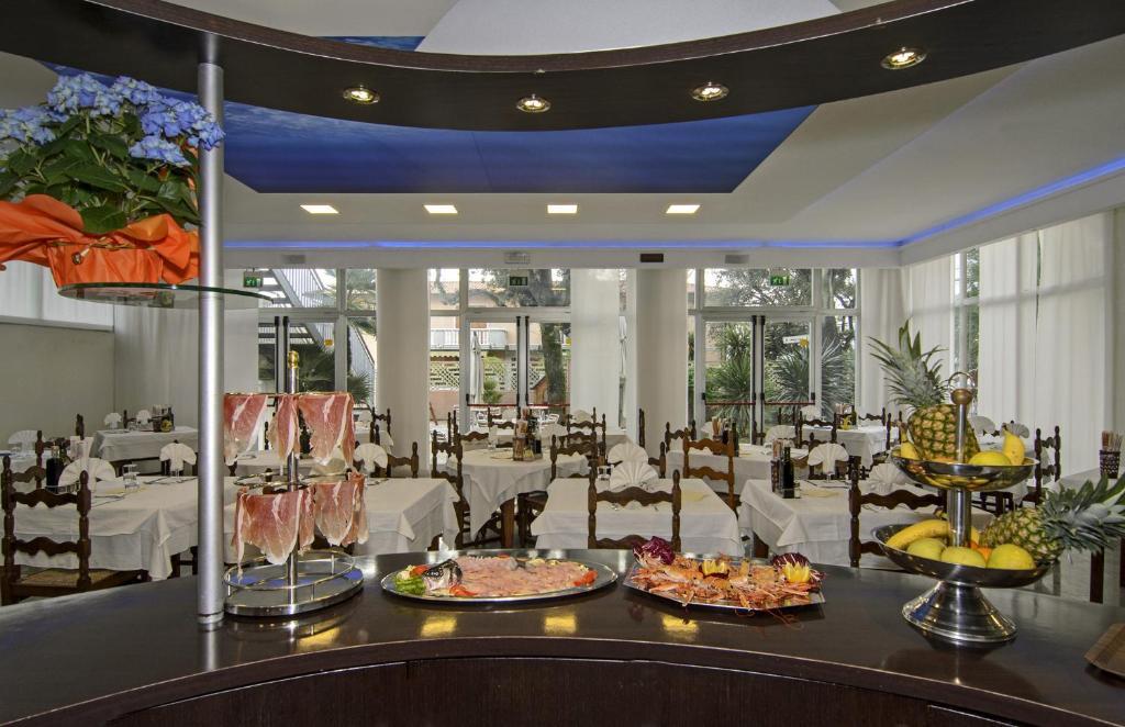 Hotel Roma مارينا دي ماسا المظهر الخارجي الصورة